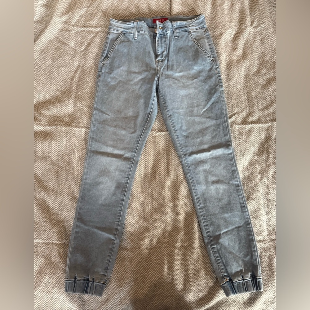 GUESS women jogger jeans size small